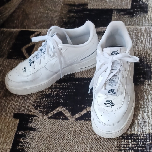 Nike Air- Air Force 1 White Sneakers - Size 7Y - Picture 1 of 13